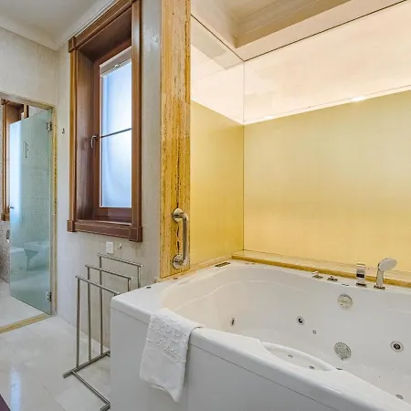 Luxury Nautilus Heated Pool Дом отдыха