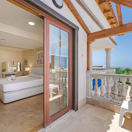Luxury Nautilus Heated Pool Дом отдыха Адехе