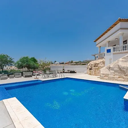 Luxury Nautilus Heated Pool