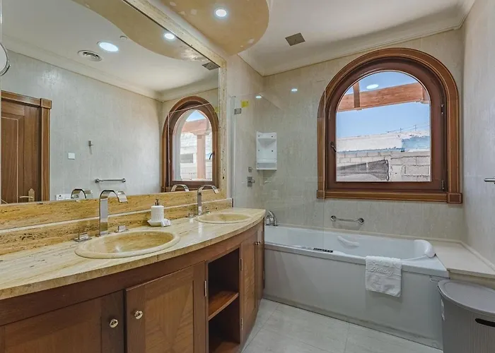 Luxury Nautilus Heated Pool * アデヘ