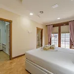 Luxury Nautilus Heated Pool