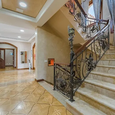 بيت للعطل Luxury Nautilus Heated Pool أذيخي
