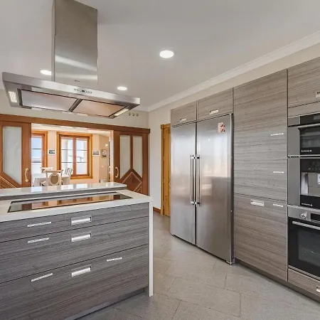 Будинок відпочинку Luxury Nautilus Heated Pool Адехе